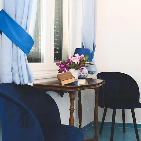 Parco Augusto Bed & Breakfast 3*